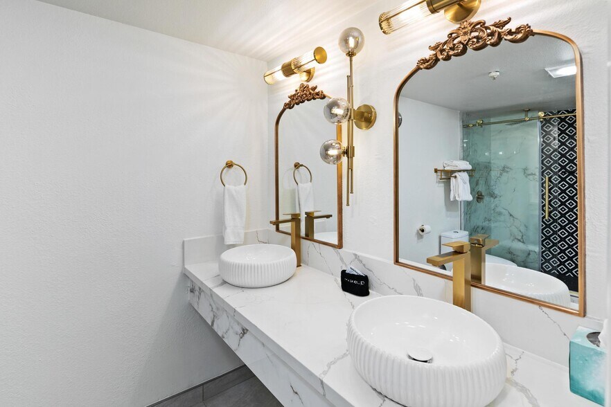 More Photos Of 1404 N Coast Hwy, Laguna Beach Hotel For Sale