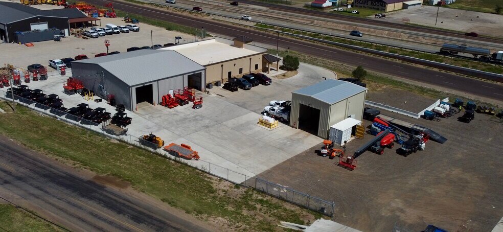 More Photos Of 12828 Interstate 27, Amarillo Showroom For Sale