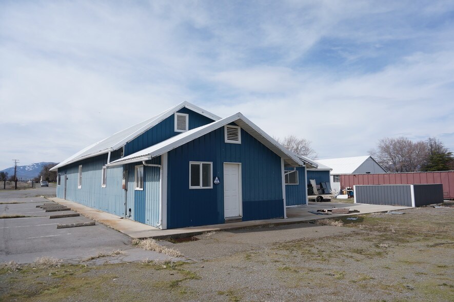 More Photos Of 451 N 11th St, Montague Warehouse For Sale