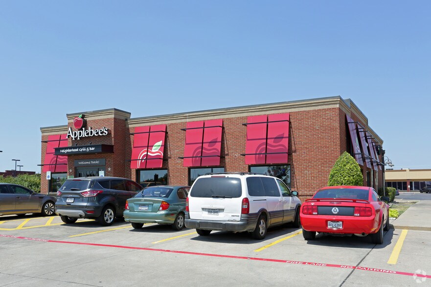 More Photos Of 503-601 N Highway 77, Waxahachie Unknown For Lease