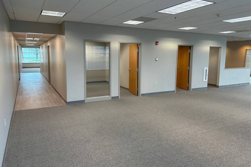 More Photos Of 500 Creekside Dr, Amherst Light Distribution For Lease