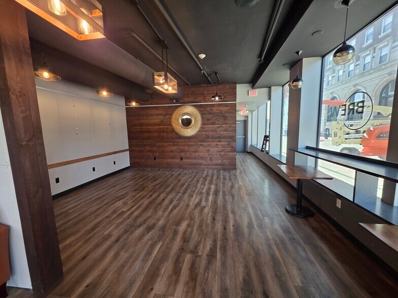 More Photos Of 60 Franklin St, Worcester Apartments For Lease