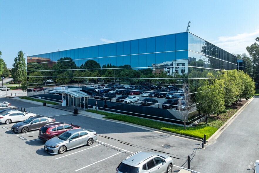 Primary Photo Of 185 Admiral Cochrane Dr, Annapolis Medical For Lease