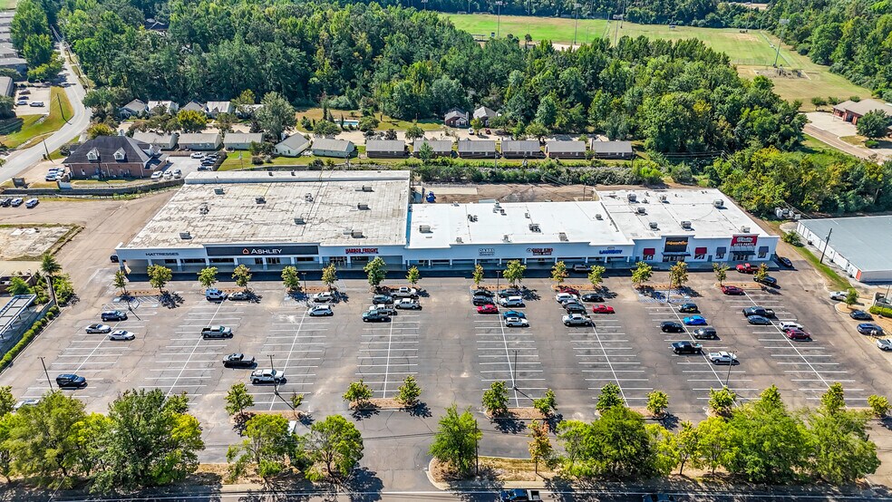 More Photos Of 2128-2150 Jackson Ave W, Oxford General Retail For Sale