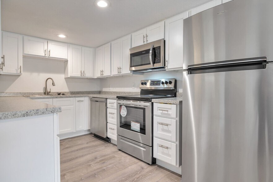More Photos Of 1815 W Tuckey Ln, Phoenix Apartments For Sale