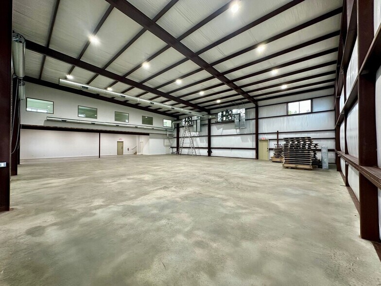 More Photos Of 10020 Darden Hill Rd, Austin Unknown For Lease