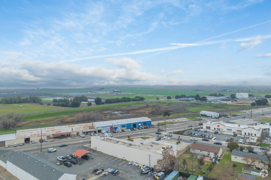 More Photos Of 3775 Main St, Oakley Freestanding For Lease