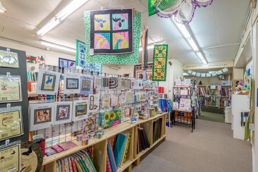 More Photos Of 21 E Pine, Pinedale General Retail For Sale