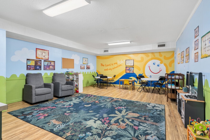 More Photos Of 310 Coles Ferry Pike, Lebanon Religious Facility For Sale