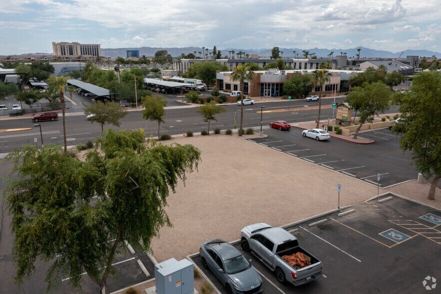 More Photos Of N 44th St @ E McDowell Rd, Phoenix Unknown For Lease