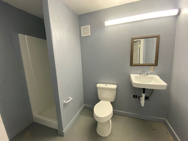 More Photos Of 1141 FM 517 Rd, Alvin Industrial For Sale