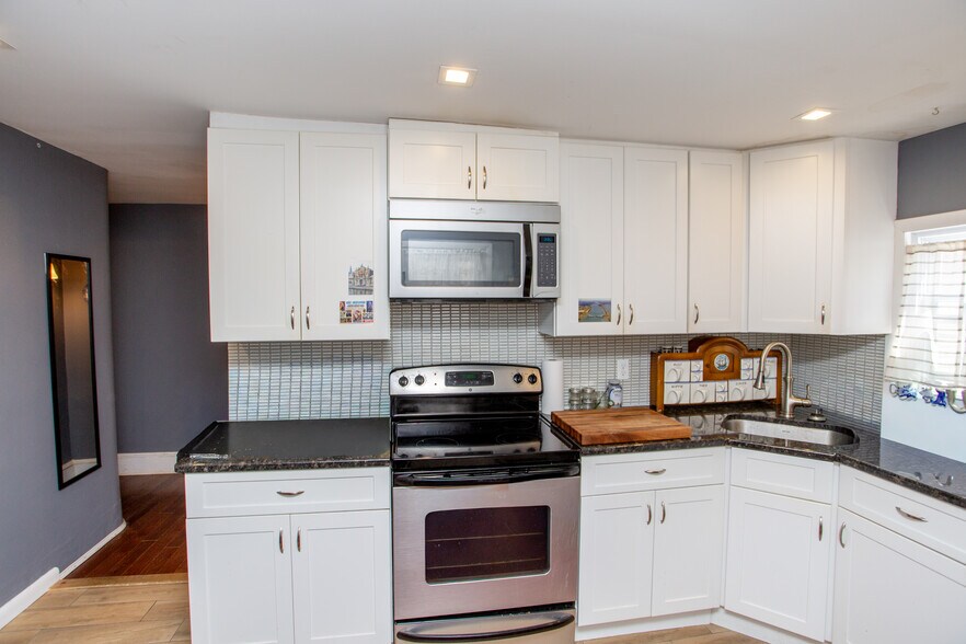 More Photos Of 45 Bridge St, Lambertville Storefront Retail Office For Sale