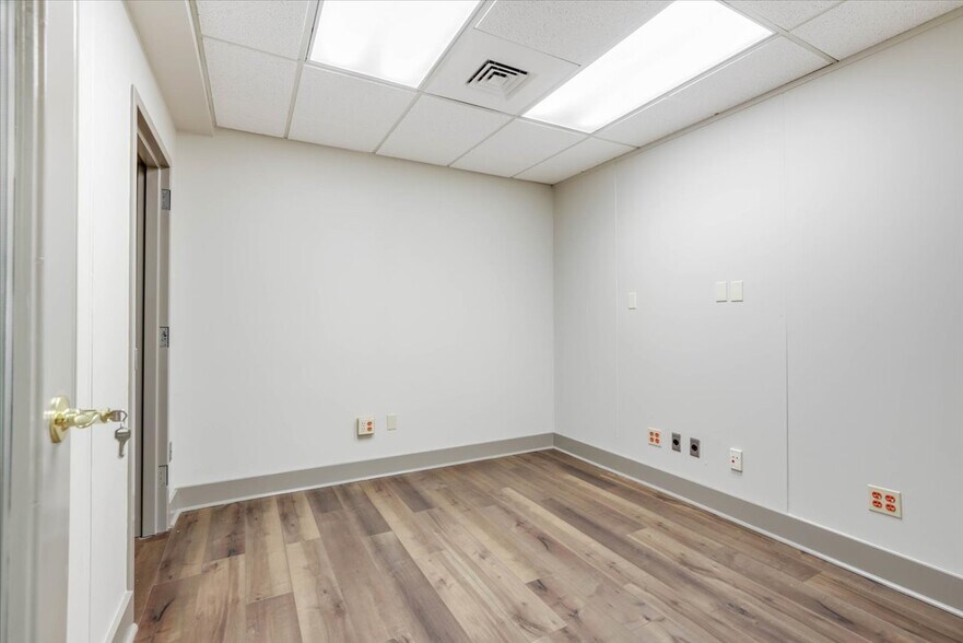 More Photos Of 1310 Thomasville Rd, Tallahassee Office For Lease