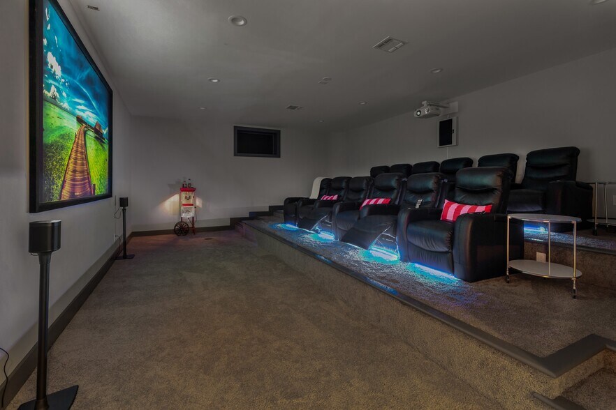 More Photos Of 157 Cliff Rd, Port Jefferson Specialty For Sale