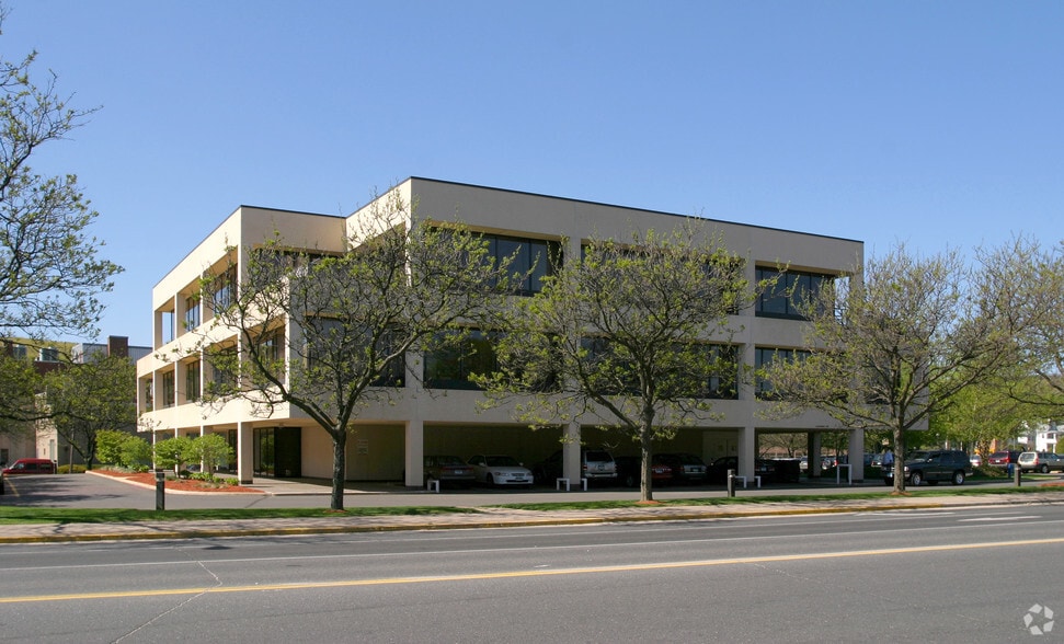 More Photos Of 123 Main St, Bristol Office For Sale