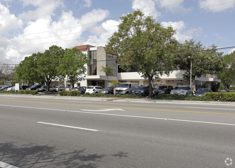 More Photos Of 5333 N Dixie Hwy, Oakland Park Medical For Lease