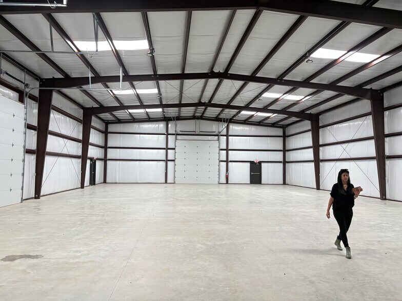 More Photos Of 764 Soechting Rd, New Braunfels Unknown For Lease