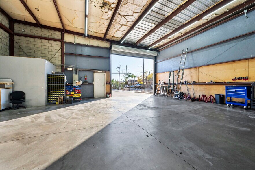 More Photos Of 1033-1047 W 3rd St, San Bernardino Warehouse For Sale
