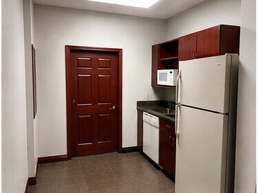 More Photos Of 18017 Oak St, Omaha Office For Lease