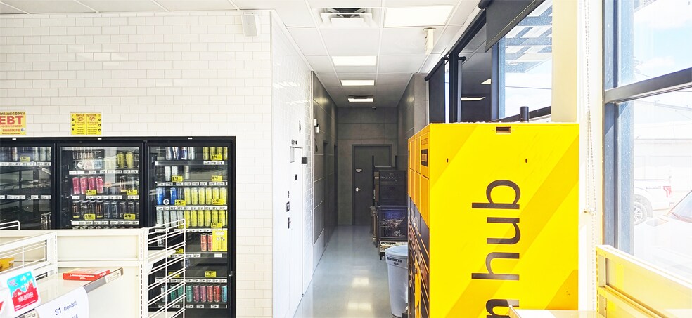 More Photos Of 307 W Compton Blvd, Compton Freestanding For Lease