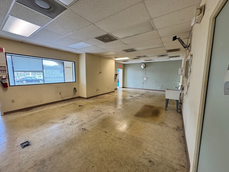 More Photos Of 6500 Fort Caroline Rd, Jacksonville Unknown For Lease