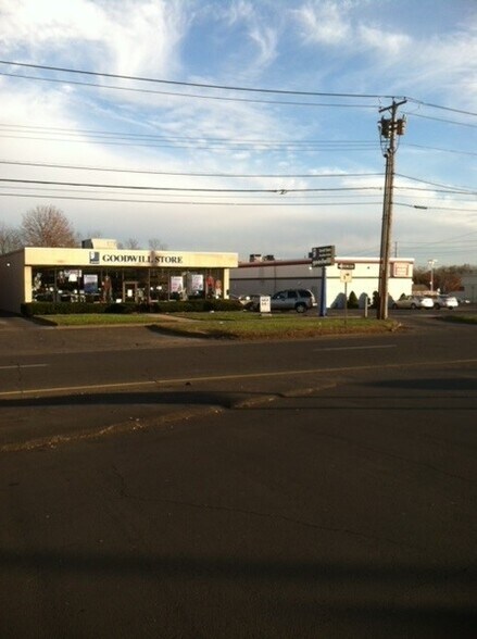 More Photos Of 2369 Dixwell Ave, Hamden Freestanding For Lease