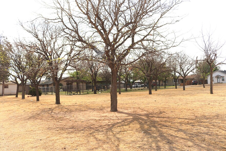 More Photos Of 202 W 3rd St, Hale Center Skilled Nursing Facility For Sale