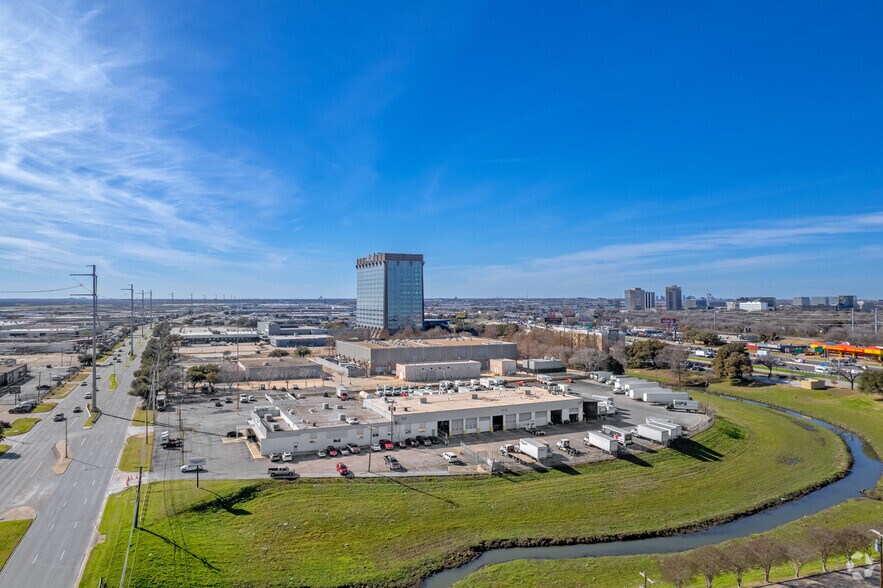 More Photos Of 3000 Pegasus Park Dr, Dallas Unknown For Lease