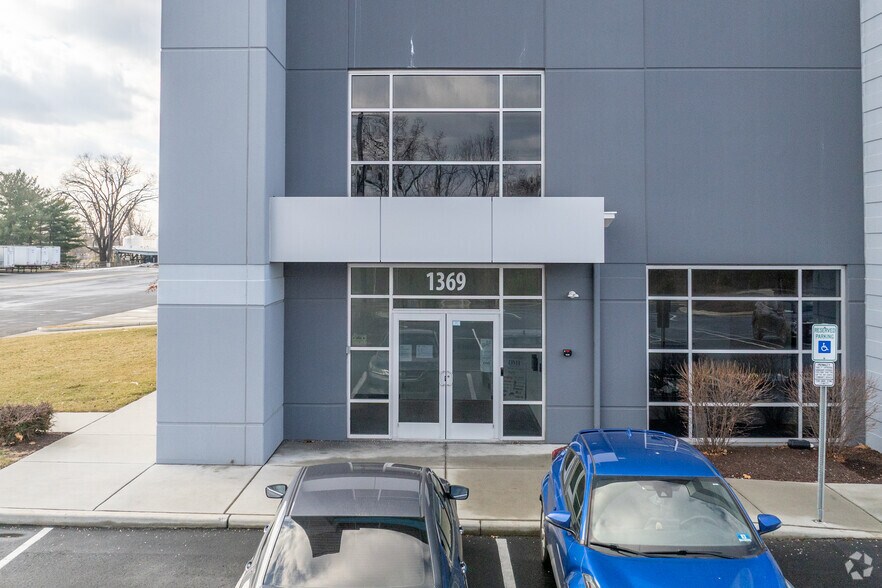 More Photos Of 1369 Lamberton Rd, Hamilton Township Warehouse For Lease