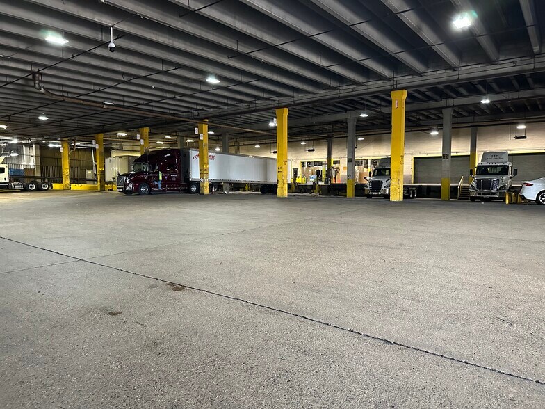 More Photos Of 401-449 E Tioga St, Philadelphia Warehouse For Lease