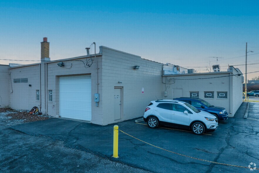 More Photos Of 12825-12837 Dix Toledo Rd, Southgate Office For Sale