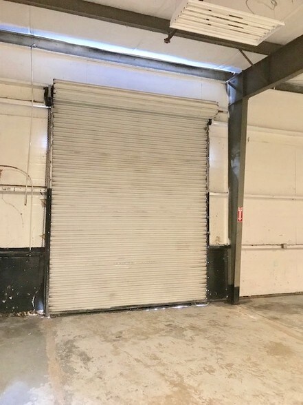 More Photos Of 801 15th St, Lake Park Warehouse For Lease