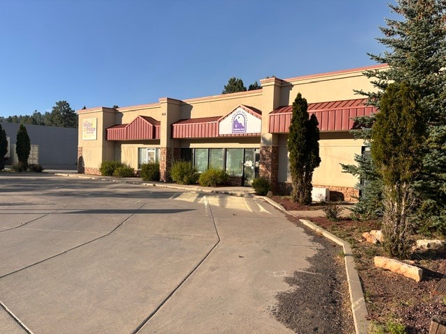 More Photos Of 452 N Switzer Canyon Dr, Flagstaff Showroom For Lease