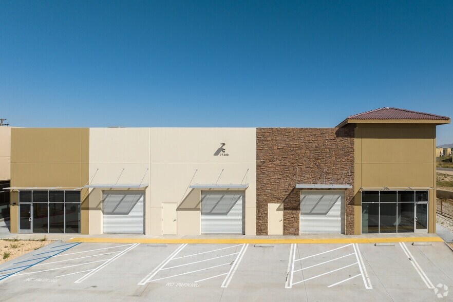 More Photos Of 17380 Darwin Ave, Hesperia Unknown For Lease