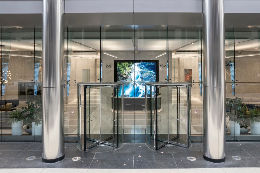 More Photos Of 550 W Adams St, Chicago Office For Lease