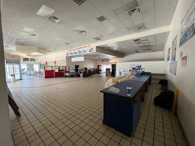More Photos Of 910 U.S. 17 Business, Surfside Beach Warehouse For Lease