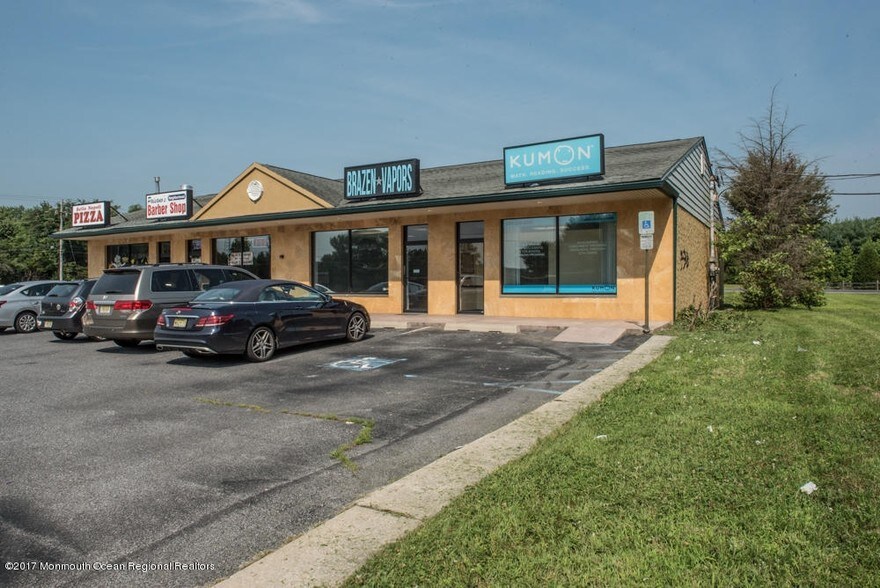 More Photos Of 441 Millstone Rd, Clarksburg Freestanding For Lease
