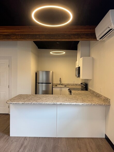 More Photos Of 106 N Spruce St, Townsend Office For Lease