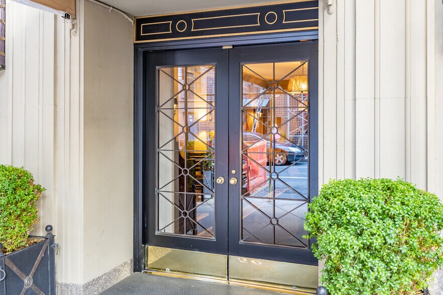 More Photos Of 50 E 77th St, New York Apartments For Lease