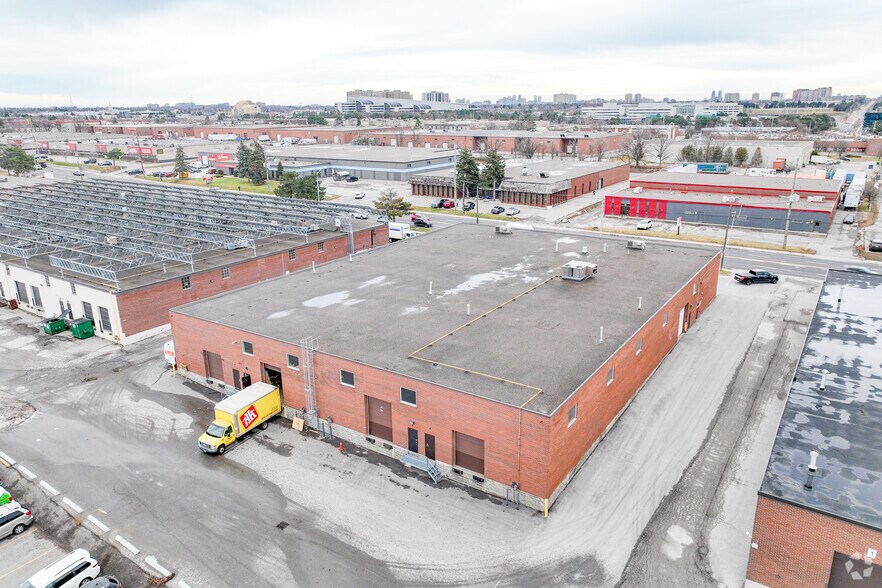 More Photos Of 500 Denison St, Markham Warehouse For Lease