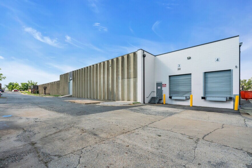 More Photos Of 5731 General Washington Dr, Alexandria Distribution For Sale