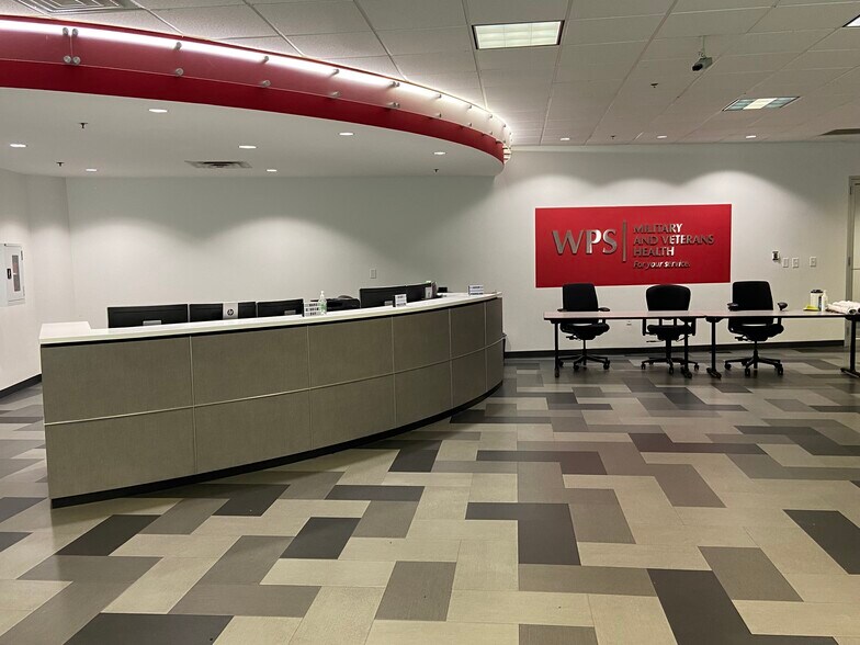 More Photos Of 400 Butler Farm Rd, Hampton Office For Lease
