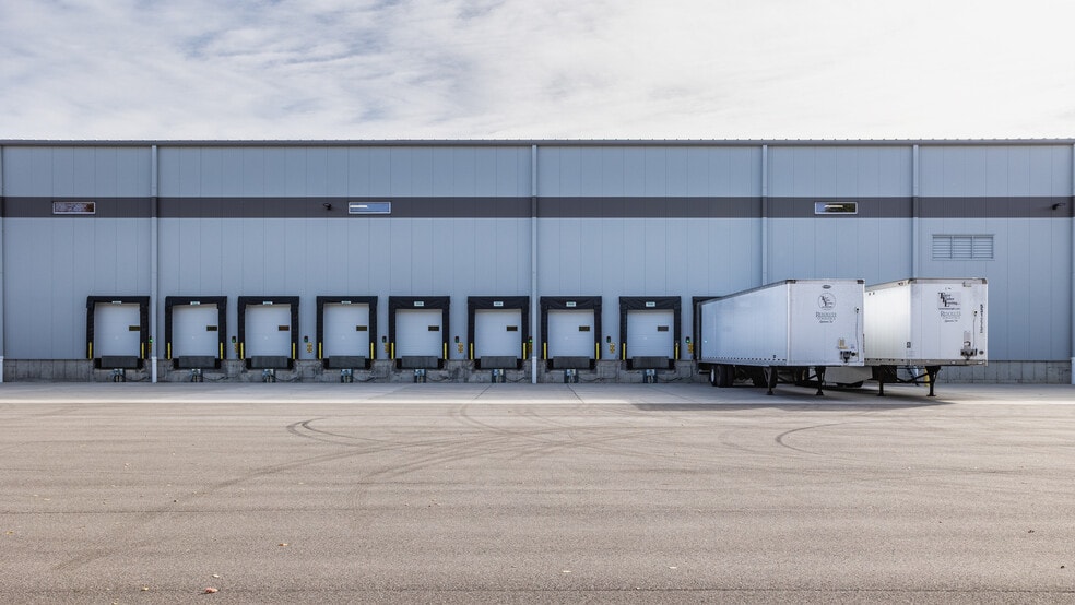 More Photos Of 6701 Nimtz Pky, South Bend Distribution For Sale