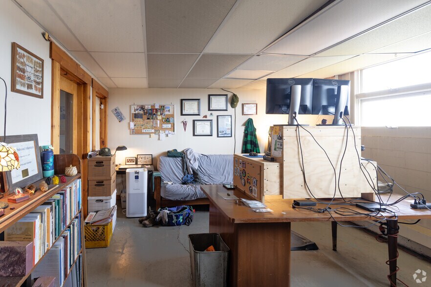 More Photos Of 99 Airport Rd, Concord Manufacturing For Sale
