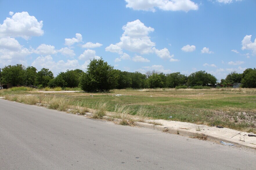 More Photos Of 1119 Historic Old Hwy 90, San Antonio Warehouse For Sale
