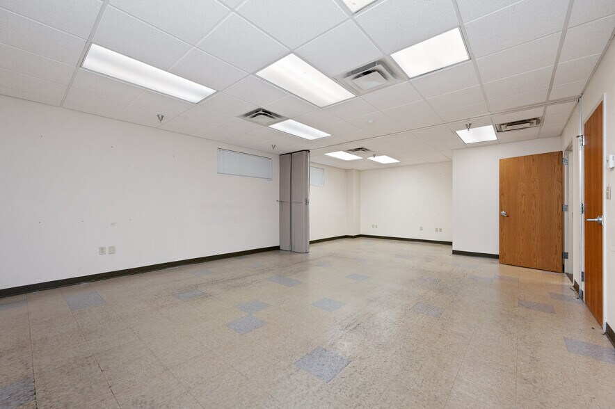 More Photos Of 105 Bradford Rd, Wexford Office For Lease