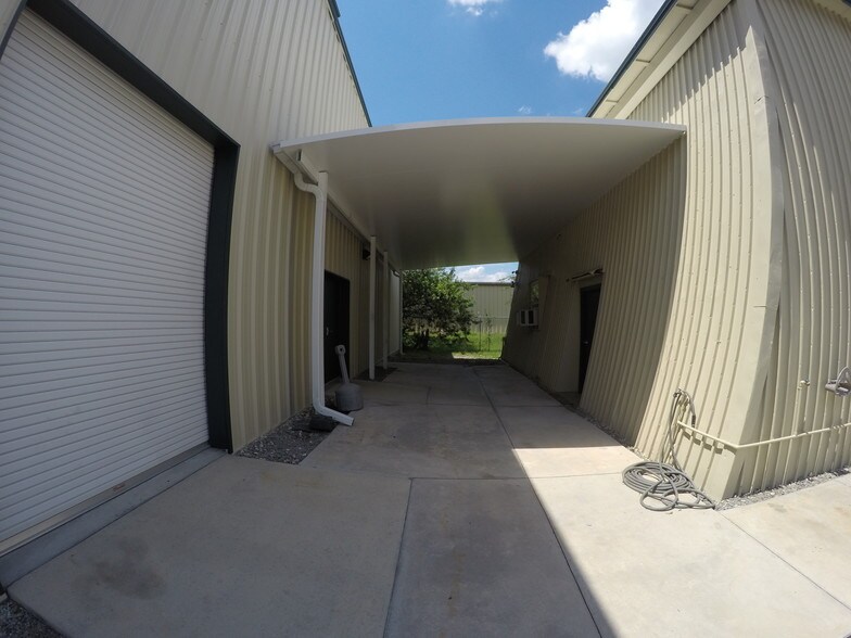 More Photos Of 2894 Forsyth Rd, Winter Park Warehouse For Lease