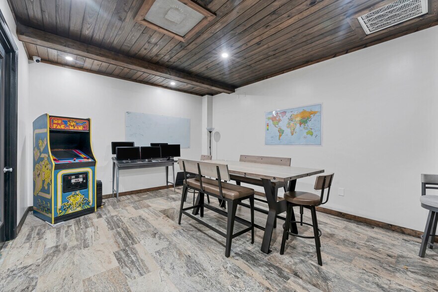 More Photos Of 1717 E 5th Ave, Tampa Warehouse For Sale