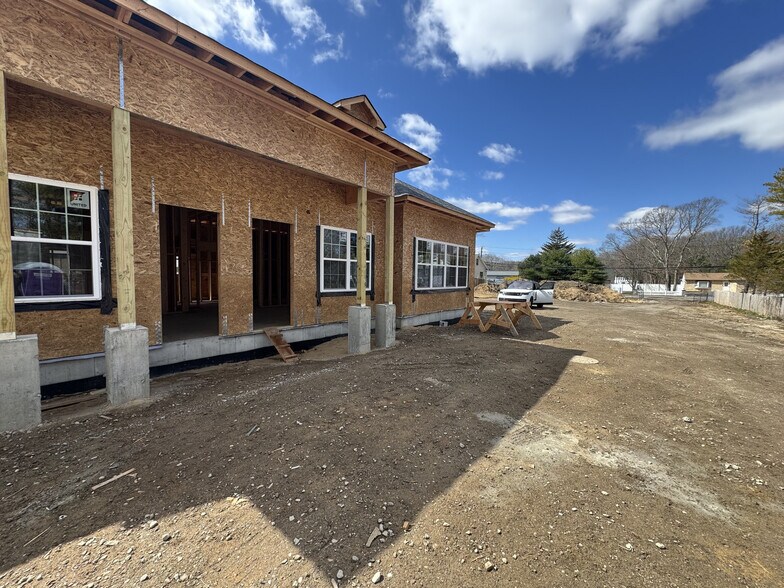 More Photos Of 643 Old Medford Ave, Patchogue Medical For Lease