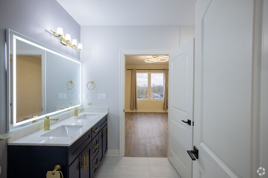 More Photos Of 9600 Franklin, Franklin Park Apartments For Lease